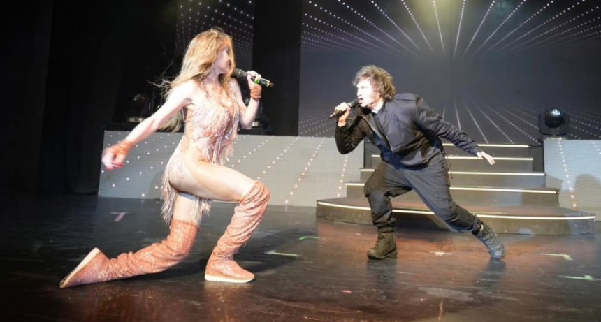 Javier Milei cant&oacute; junto a F&aacute;tima Florez el "Rock del gato" y llen&oacute; de elogios a su expareja