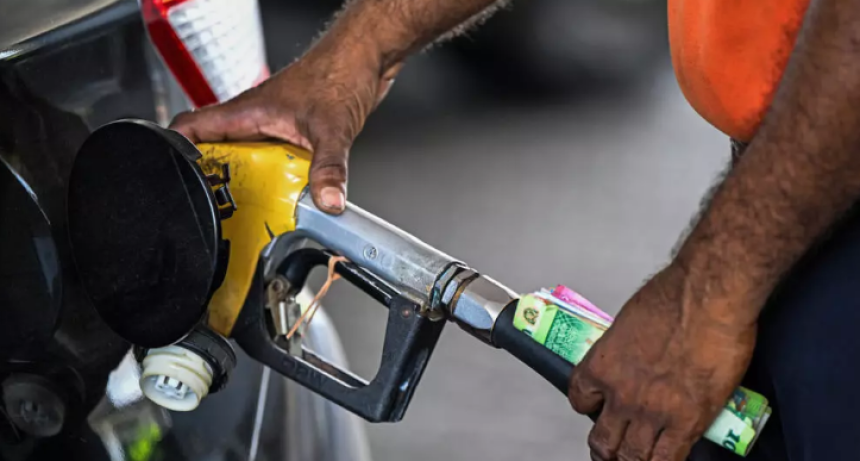 Ante la posibilidad del fin de la guerra, cae el petr&oacute;leo y sube la bolsa