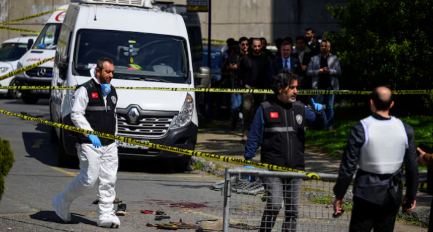 Un muerto y cuatro heridos en un tiroteo frente al consulado israel&iacute; en Estambul