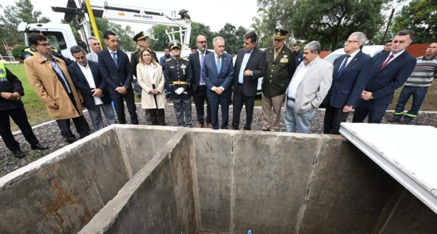Jaldo inaugur&oacute; un pozo de agua en el Liceo Militar y garantiz&oacute; el abastecimiento a barrios vecinos