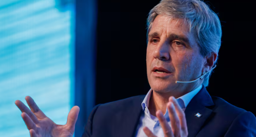 El FMI aprob&oacute; un giro de 1000 millones de d&oacute;lares a la Argentina y Caputo lo celebr&oacute;