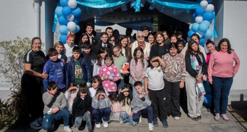 Con la bendici&oacute;n del Arzobispo Carlos S&aacute;nchez, qued&oacute; habilitado el renovado Polo de las Infancias del Municipio